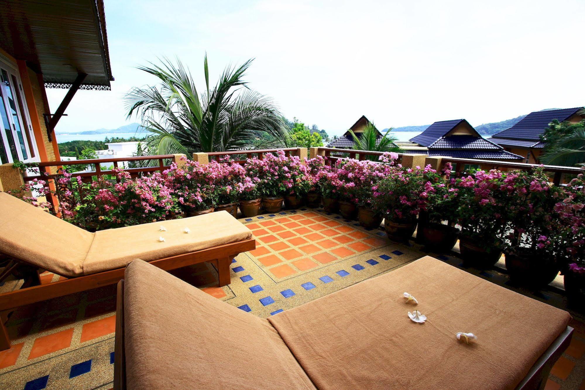 Oyo 626 The Chalet Phuket Resort Panwa Beach Exterior foto